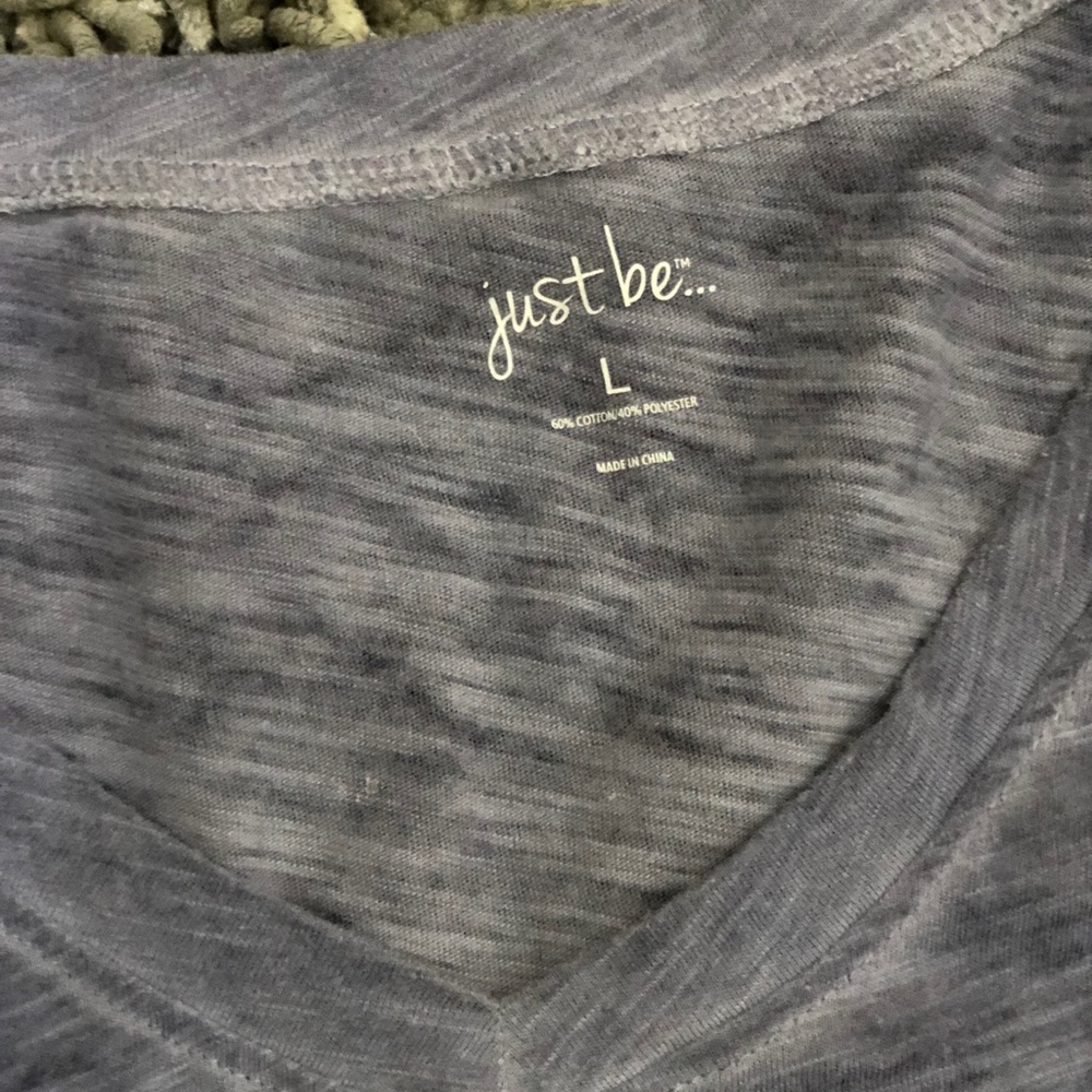 🌿T-Shirt🌿 - Picture 2 of 2